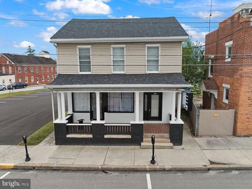 105 S Queen Street, ABBOTTSTOWN, PA, 17301 | Card Image