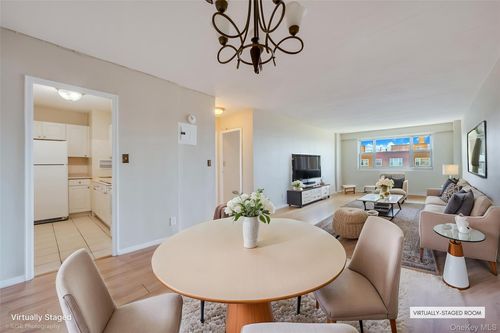 12n-52-40 39th Dr, Woodside, NY, 11377-4000 | Card Image