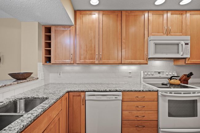 05_7500_Edinborough_33155_mls.jpg | Image 4