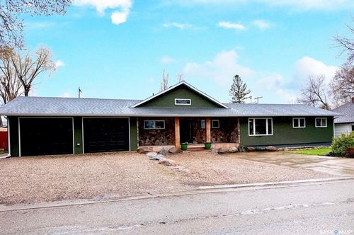 144 Taylor Street, Kamsack, SK, S0A1S0 | Card Image