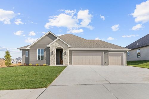 4613 Estacada Dr, COLUMBIA, MO, 65201-2207 | Card Image