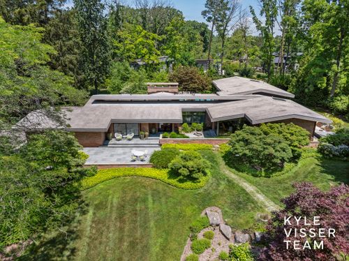 130 Robinwood Avenue Se, Grand Rapids Charter Township, MI, 49506 | Card Image