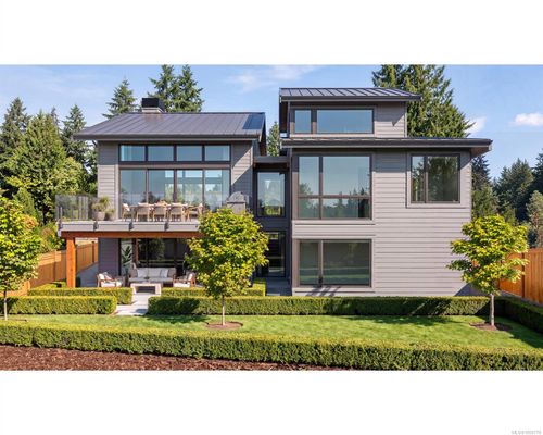 135 Sunningdale Rd E, Qualicum Beach, BC, V9K1L1 | Card Image