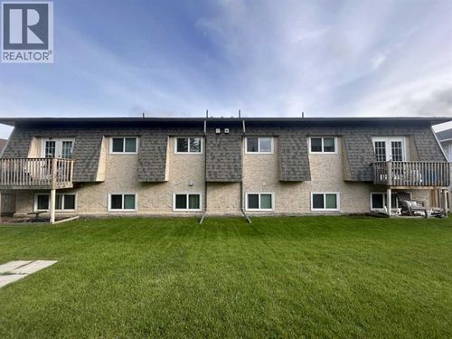 1-4518 47a Ave, Sylvan Lake, AB, T4S1N4 | Card Image