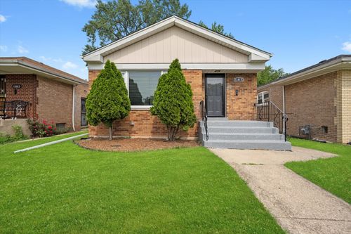 13815 S Tracy Ave, Riverdale, IL, 60827-1919 | Card Image