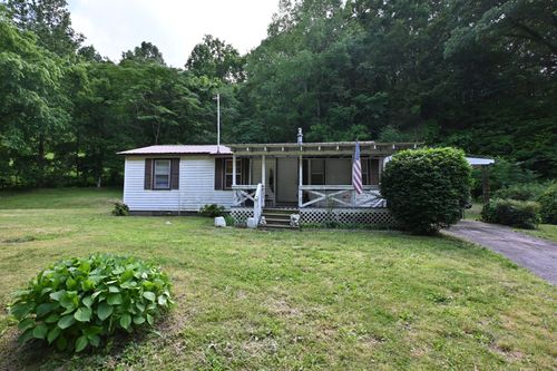 9097 Denton Rd, Linden, TN, 37096-4698 | Card Image