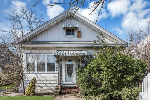 398 Babylon Tpke, Freeport, NY, 11520-1818 | Card Image