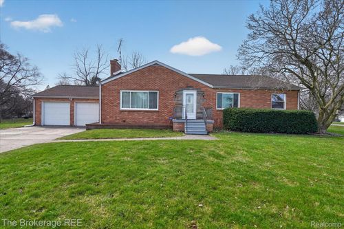 4224 Potter Rd, Burton, MI, 48509-1036 | Card Image