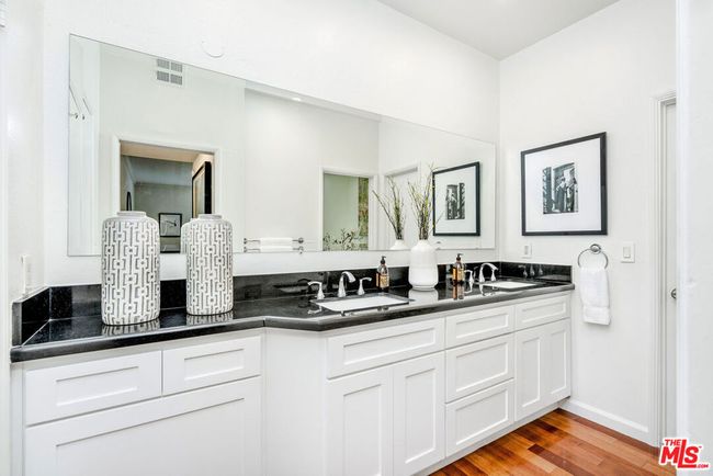 204 - 1830 Westholme Ave, Condo with 2 bedrooms, 3 bathrooms and 2 parking in LOS ANGELES CA | Image 18