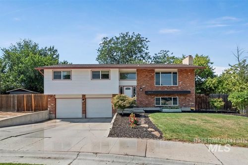 9617 W Dorsetshire Pl, Boise, ID, 83704-2232 | Card Image