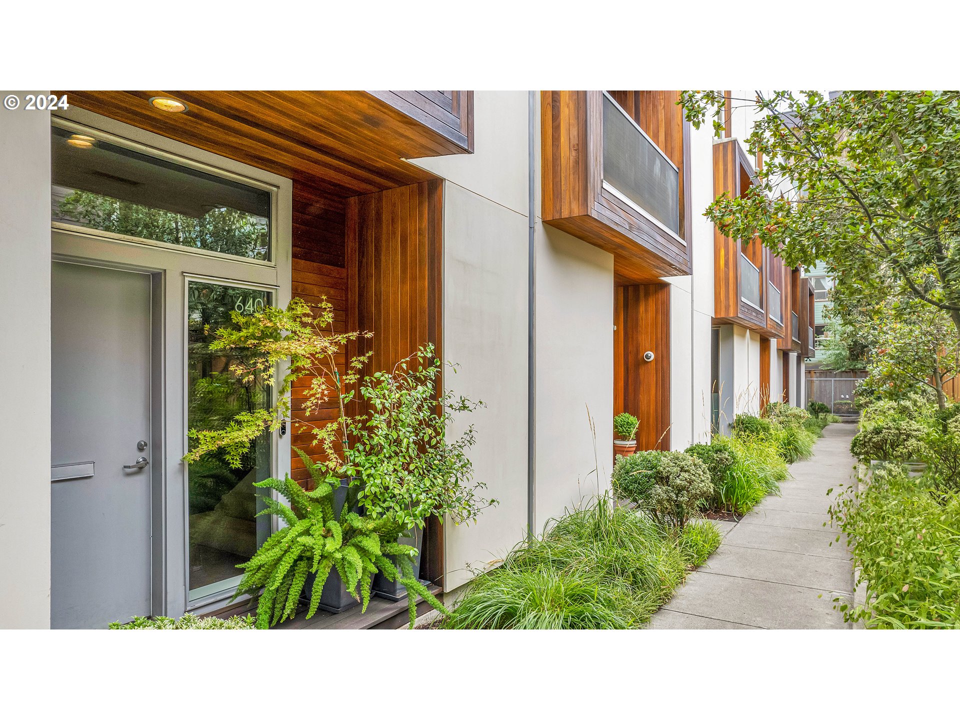 Knott St, Portland, OR 97212
