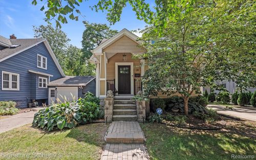 28 Maywood Ave, Pleasant Ridge, MI, 48069-1233 | Card Image