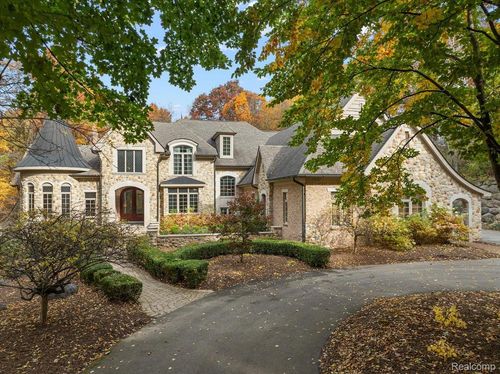 2541 Plum Creek Ct, Oakland, MI, 48363-2153 | Card Image