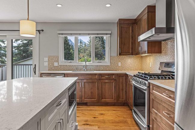 949 13 St, House other with 3 bedrooms, 2 bathrooms and 4 parking in Canmore AB | Image 9