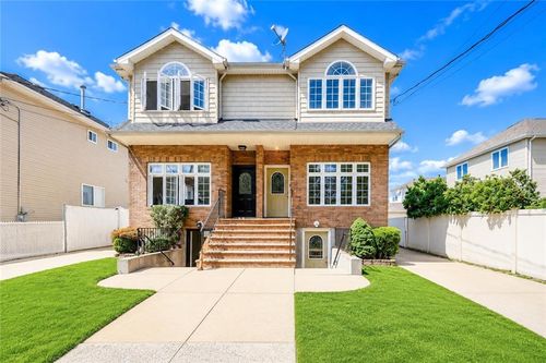 81 Gary St, Staten Island, NY, 10312-1309 | Card Image