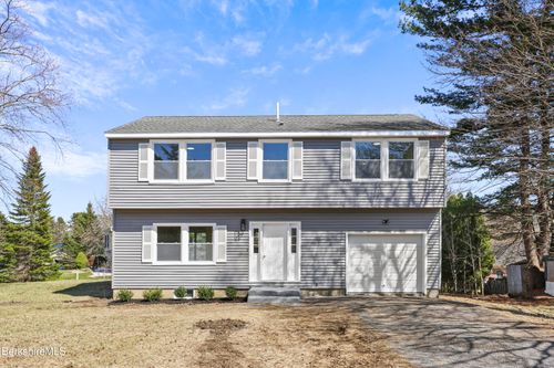 14 Donovan St, Pittsfield, MA, 01201 | Card Image