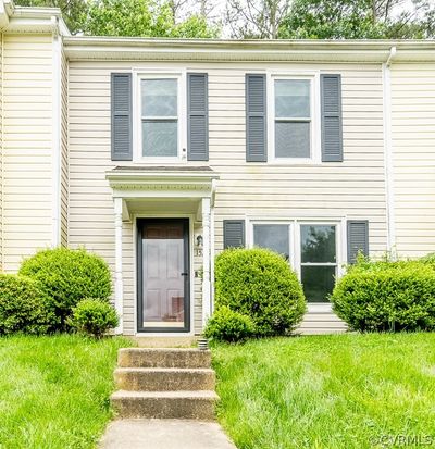 View of front of house with a front lawn | Image 1