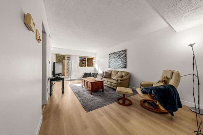 2052 Purcell Way, Townhouse with 3 bedrooms, 2 bathrooms and 1 parking in North Vancouver BC | Image 3