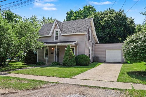 65 Pleasant St, Oxford, MI, 48371-4649 | Card Image
