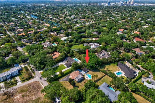 6835 Sw 112 Th St, House other with 4 bedrooms, 3 bathrooms and null parking in Pinecrest FL | Image 6