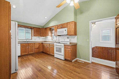 1539 Park Avenue, Bay City, MI, 48708 | Card Image