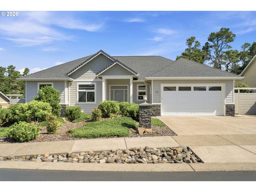 38 Fawn View Ln, Florence, OR, 97439 | Card Image