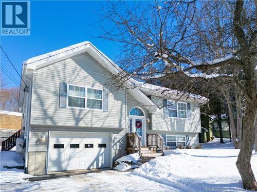 360 Gondola Point Rd, Rothesay, NB, E2E1X5 | Card Image