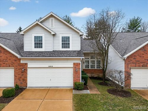 16816 Chesterfield Bluffs Cir, Chesterfield, MO, 63005-1662 | Card Image