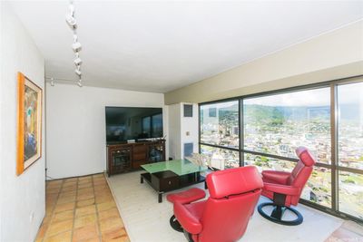 2903 - 1750 Kalakaua Avenue, Home with 2 bedrooms, 2 bathrooms and 1 parking in Honolulu HI | Image 3