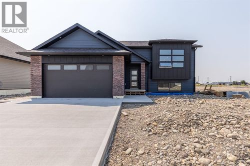 902 Willow Lane, Fort Macleod, AB, T0L0Z0 | Card Image