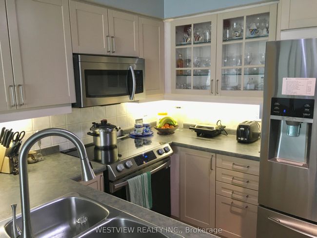 306 - 2111 Lake Shore Blvd W, Condo with 2 bedrooms, 2 bathrooms and 1 parking in Etobicoke ON | Image 15