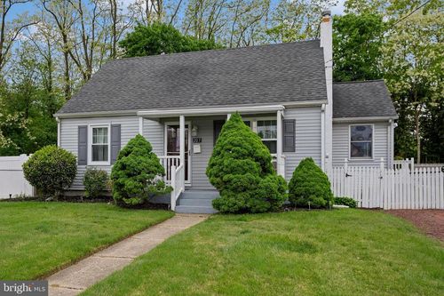 227 Jeremiah Ave, Hamilton, NJ, 08610-6622 | Card Image