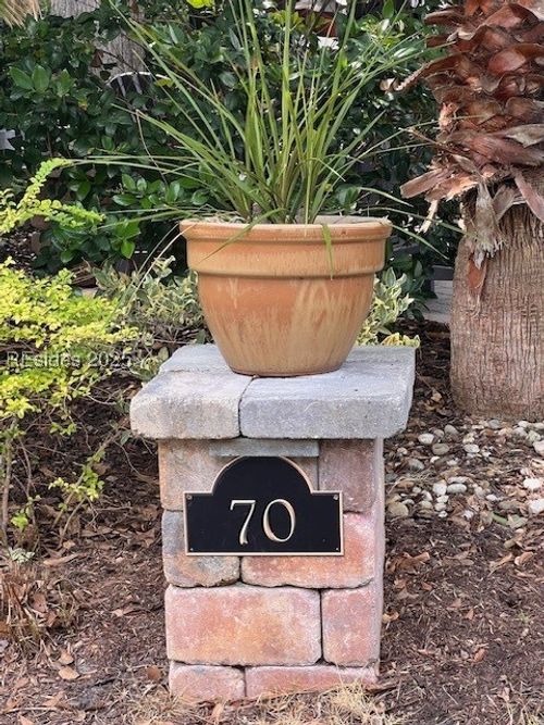 70-133 Arrow Rd, Hilton Head Island, SC, 29928-7306 | Card Image