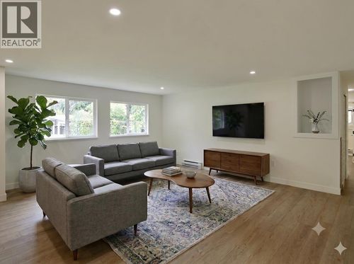 5787 Ebbtide St, Sechelt, BC, V7Z0J5 | Card Image