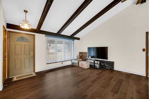 5213 W Greenbrier Dr, McHenry, IL, 60050-5141 | Card Image