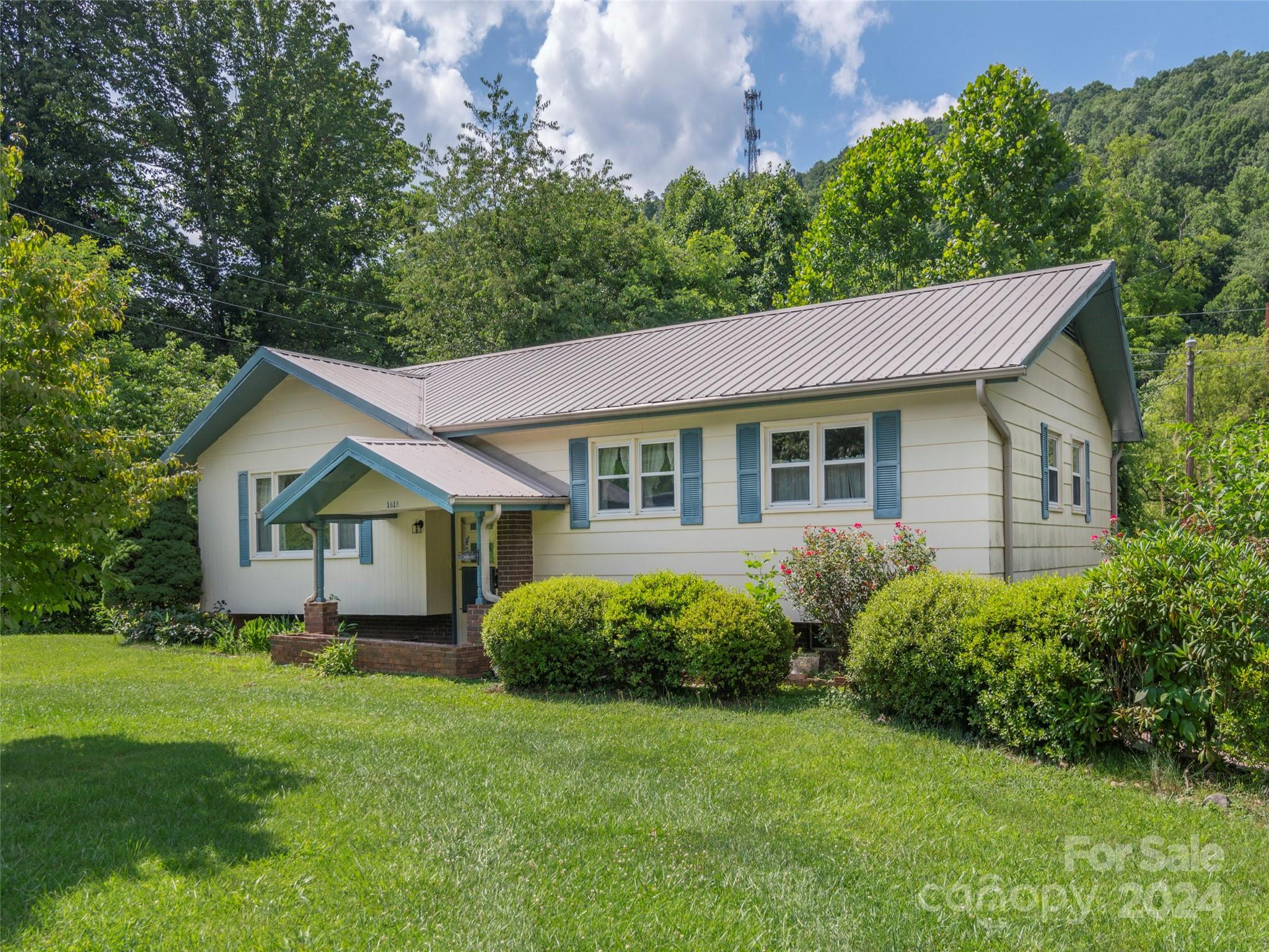 Old Balsam Rd, Waynesville, NC 28786