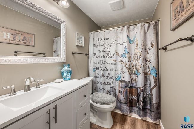 100 Oak Ave, House other with 6 bedrooms, 4 bathrooms and null parking in Crooks SD | Image 36