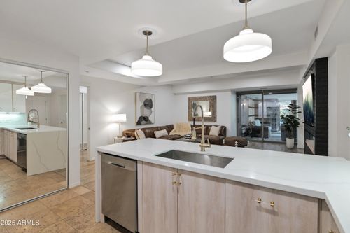 3007-7137 E Rancho Vista Dr, Scottsdale, AZ, 85251-1470 | Card Image