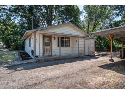 881 Ne Newton Creek Dr, Roseburg, OR, 97470-6645 | Card Image