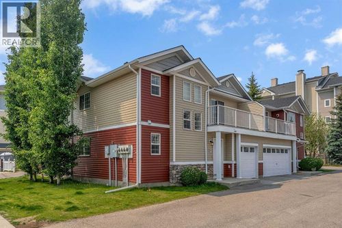 90 Country Village Cir Ne, Calgary, AB, T3K6E2 | Card Image