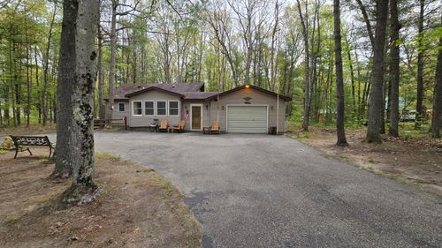 211 Skocelas Rd N, Manistee, MI, 49660-9440 | Card Image
