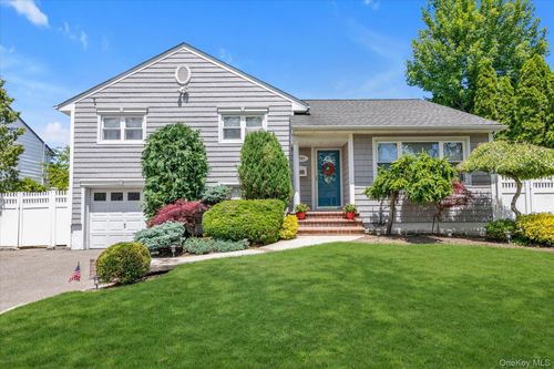 3727 Regent Ln, Wantagh, NY, 11793-1444 | Card Image