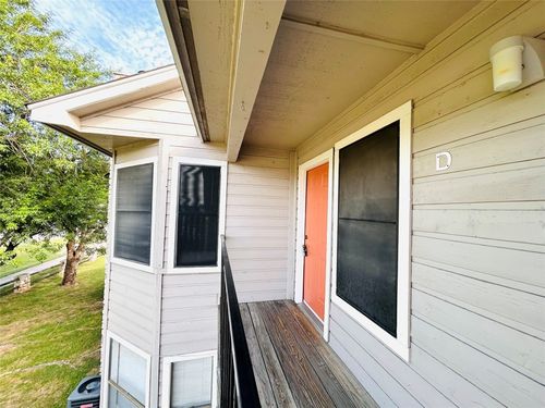 apt-d-8913 Schick Rd, Austin, TX, 78729-5481 | Card Image