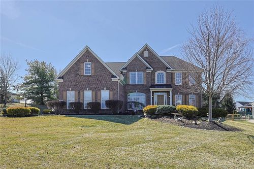 7527 Burton Dr, Liberty Twp, OH, 45044-9032 | Card Image