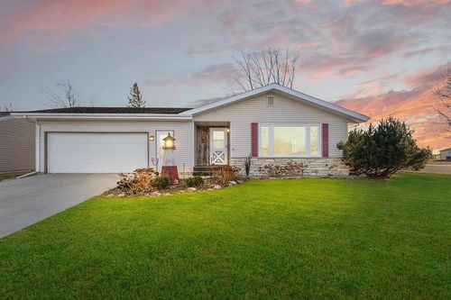 225 Center Street, North Fond Du Lac, WI, 54937 | Card Image