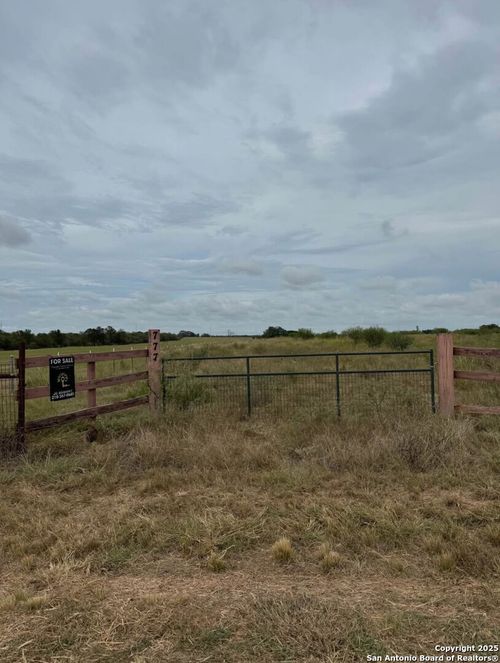 777 Woodrow Center Rd, Kingsbury, TX, 78638-2253 | Card Image