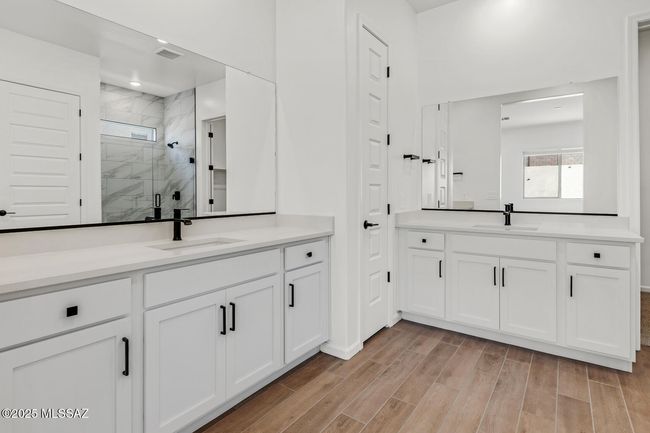 Owner's Bath | Image 10