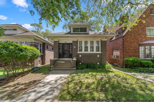 7651 S Cregier Ave, Chicago, IL, 60649-4011 | Card Image
