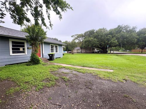 3521 4th St, Bay City, TX, 77414-5510 | Card Image