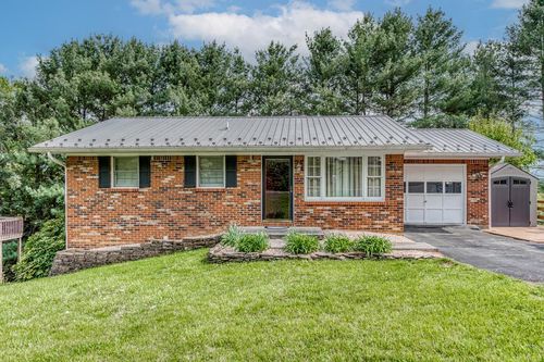 226 High Oak Dr, Bristol, VA, 24201-8103 | Card Image